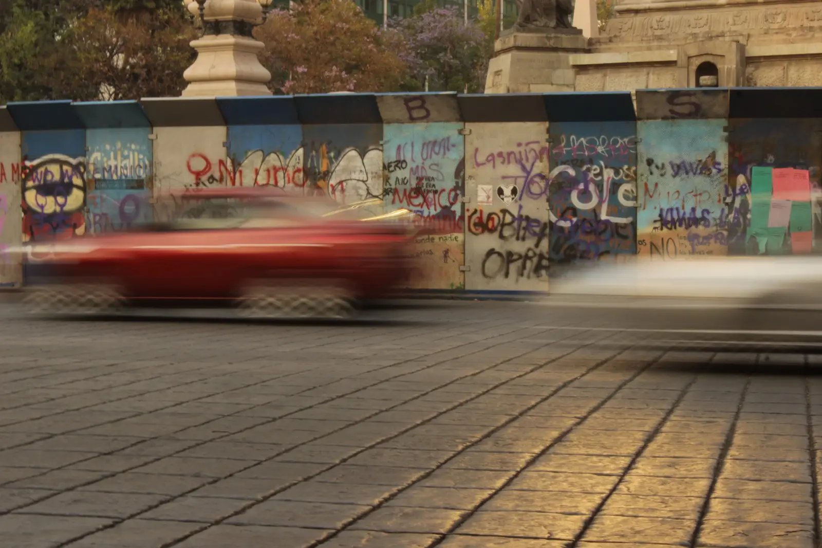 Fotografía de autos en movimiento en CDMX